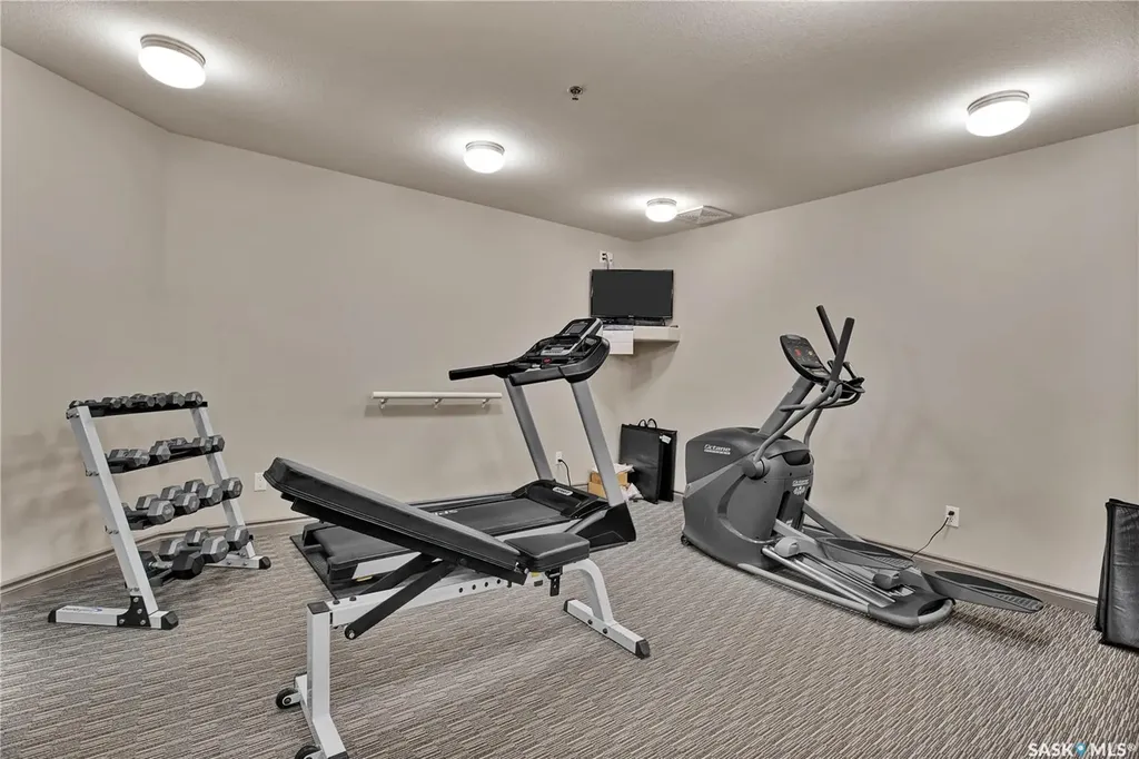 619 Saskatchewan Crescent W Saskatoon SK S7M 0A5