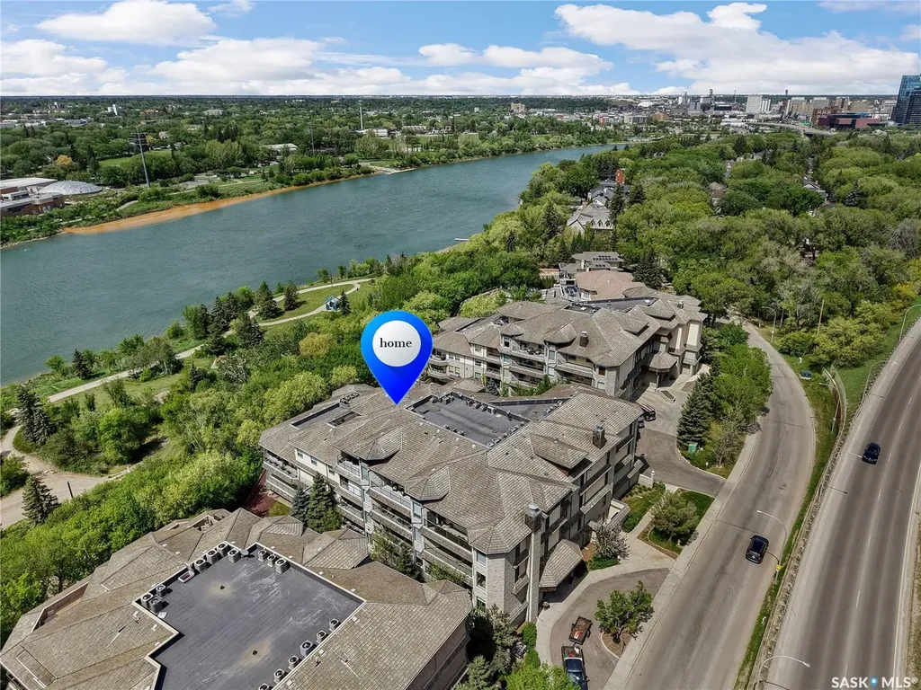 619 Saskatchewan Crescent W Saskatoon SK S7M 0A5