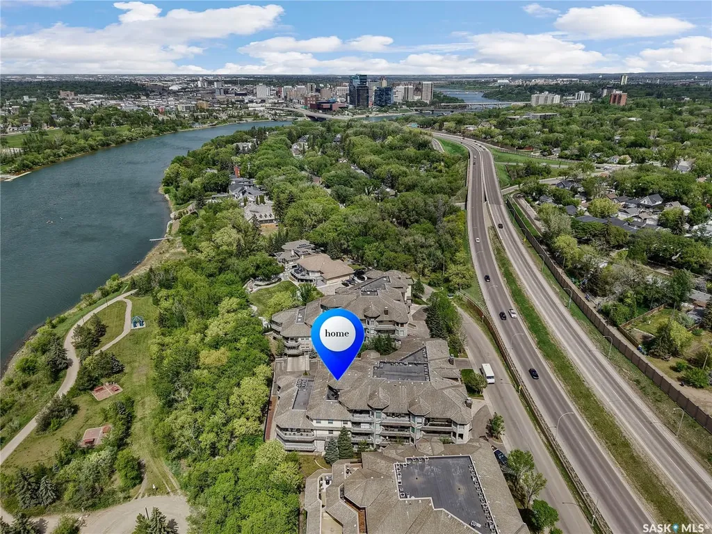 619 Saskatchewan Crescent W Saskatoon SK S7M 0A5