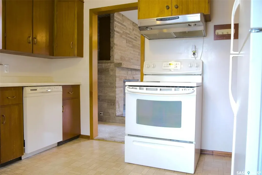 806 Cascade Street Saskatoon SK S7J 0M7