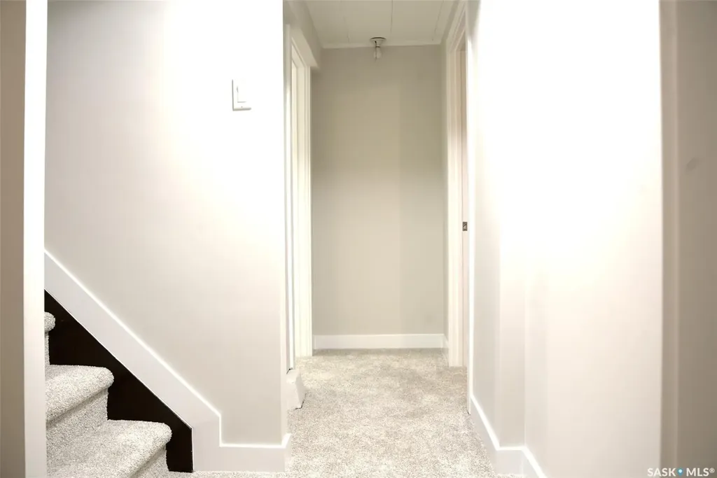 806 Cascade Street Saskatoon SK S7J 0M7