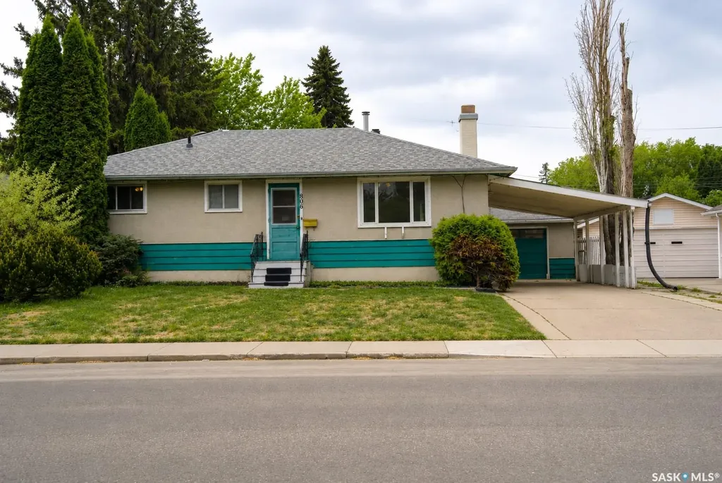 806 Cascade Street Saskatoon SK S7J 0M7