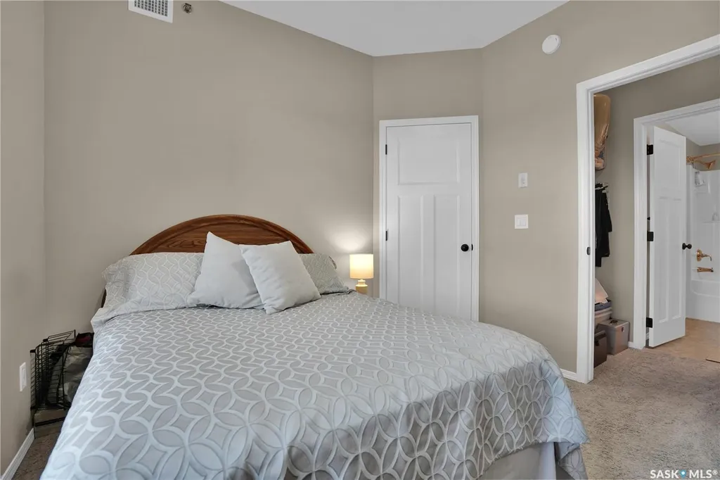 1220 Blackfoot Drive Regina SK S4S 6T2