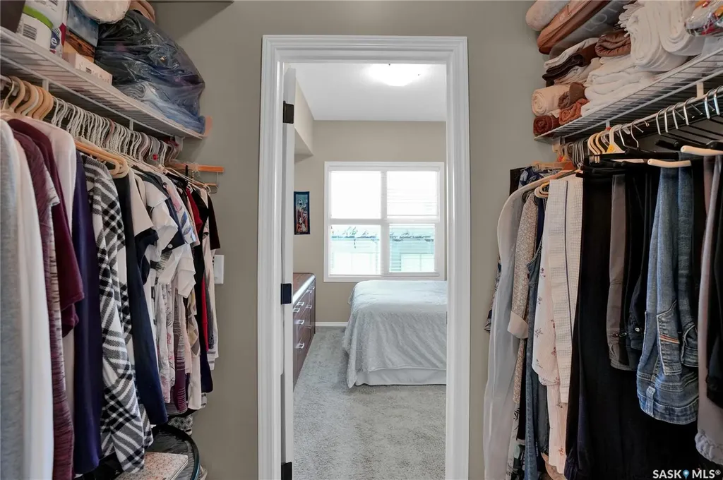 1220 Blackfoot Drive Regina SK S4S 6T2