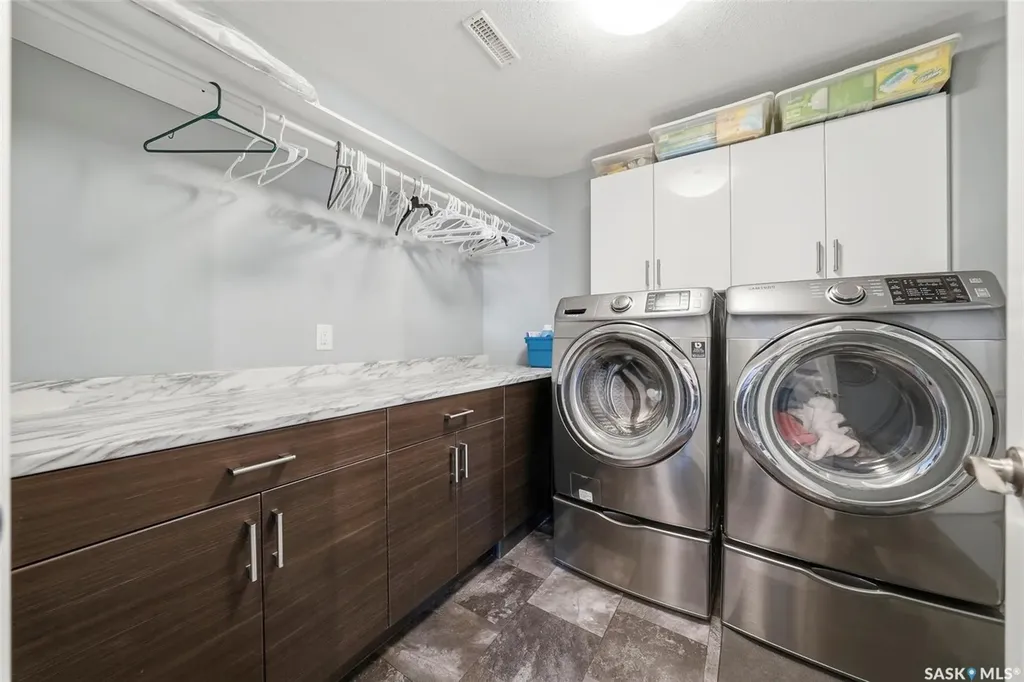 711 Sutter Crescent Saskatoon SK S7T 0R4