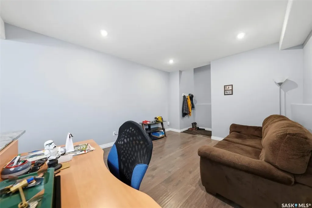 711 Sutter Crescent Saskatoon SK S7T 0R4