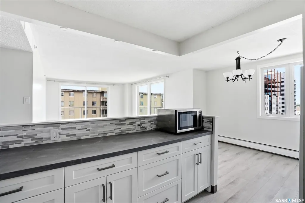320 5th Avenue N Saskatoon SK S7K 2P5
