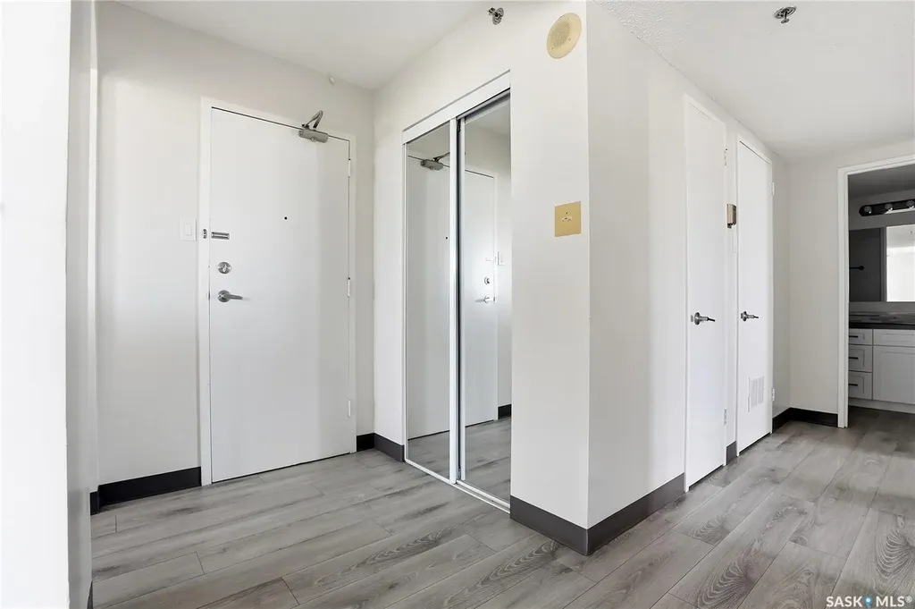320 5th Avenue N Saskatoon SK S7K 2P5