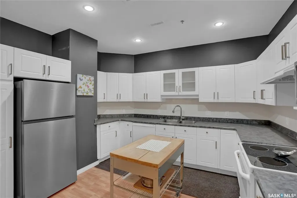 1901 Victoria Avenue Regina SK S4P 3R4