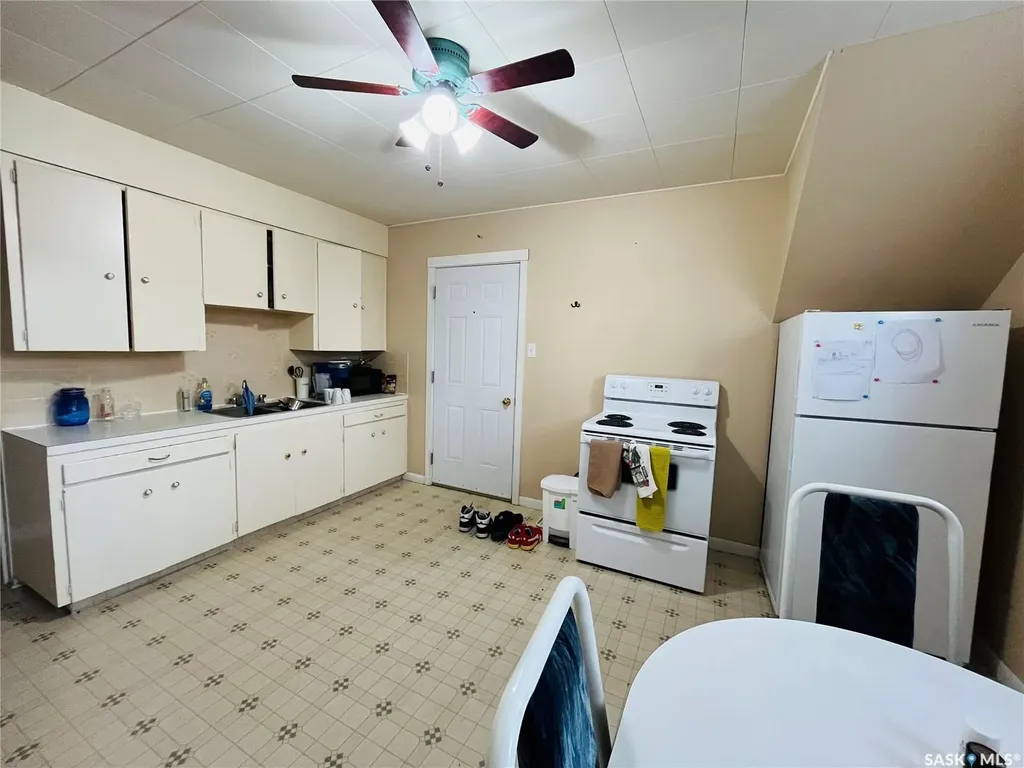 335 Chaplin Street W Swift Current SK S9H 0G2