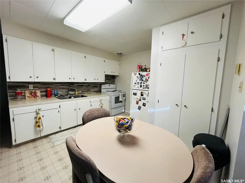 335 Chaplin Street W Swift Current SK S9H 0G2