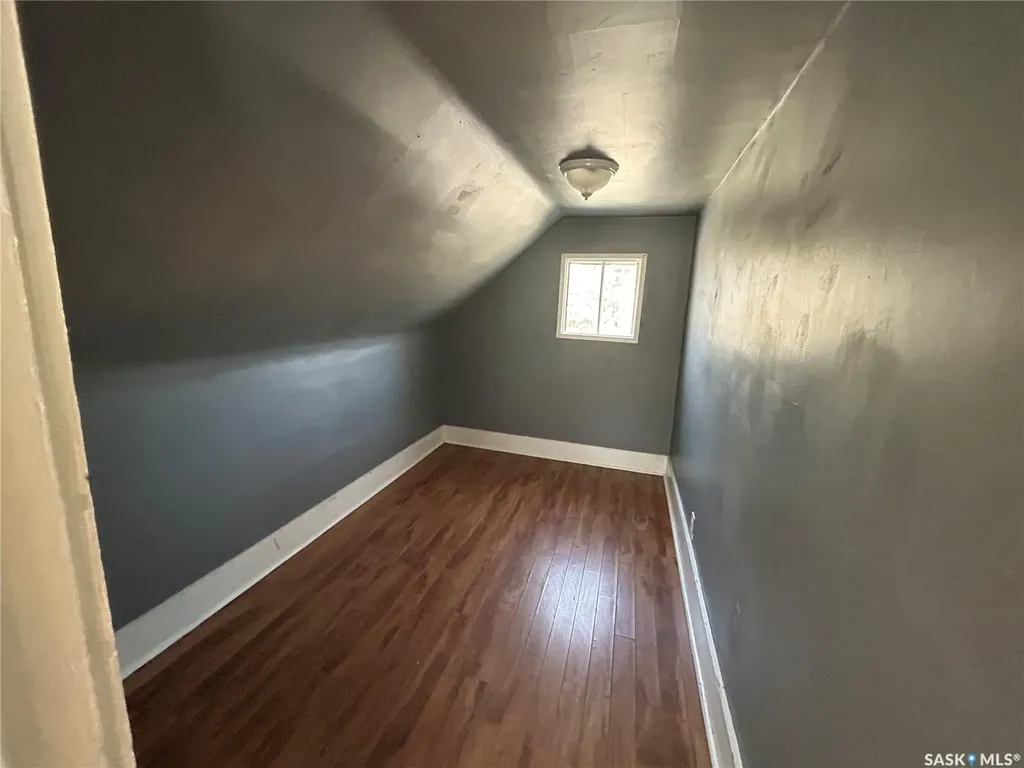 607 28th Street W Saskatoon SK S7L 0L2