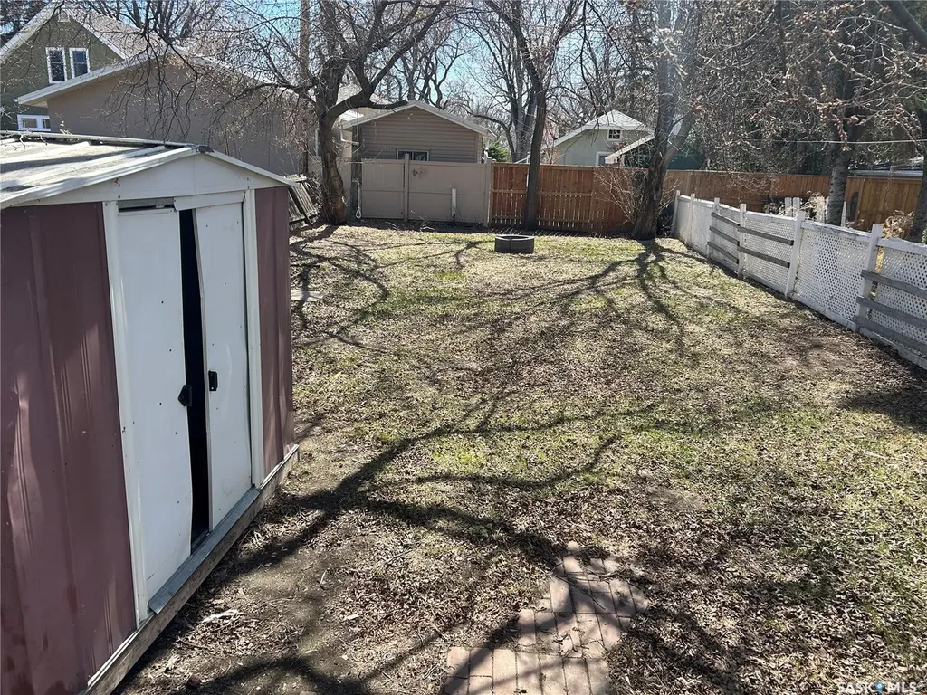 607 28th Street W Saskatoon SK S7L 0L2