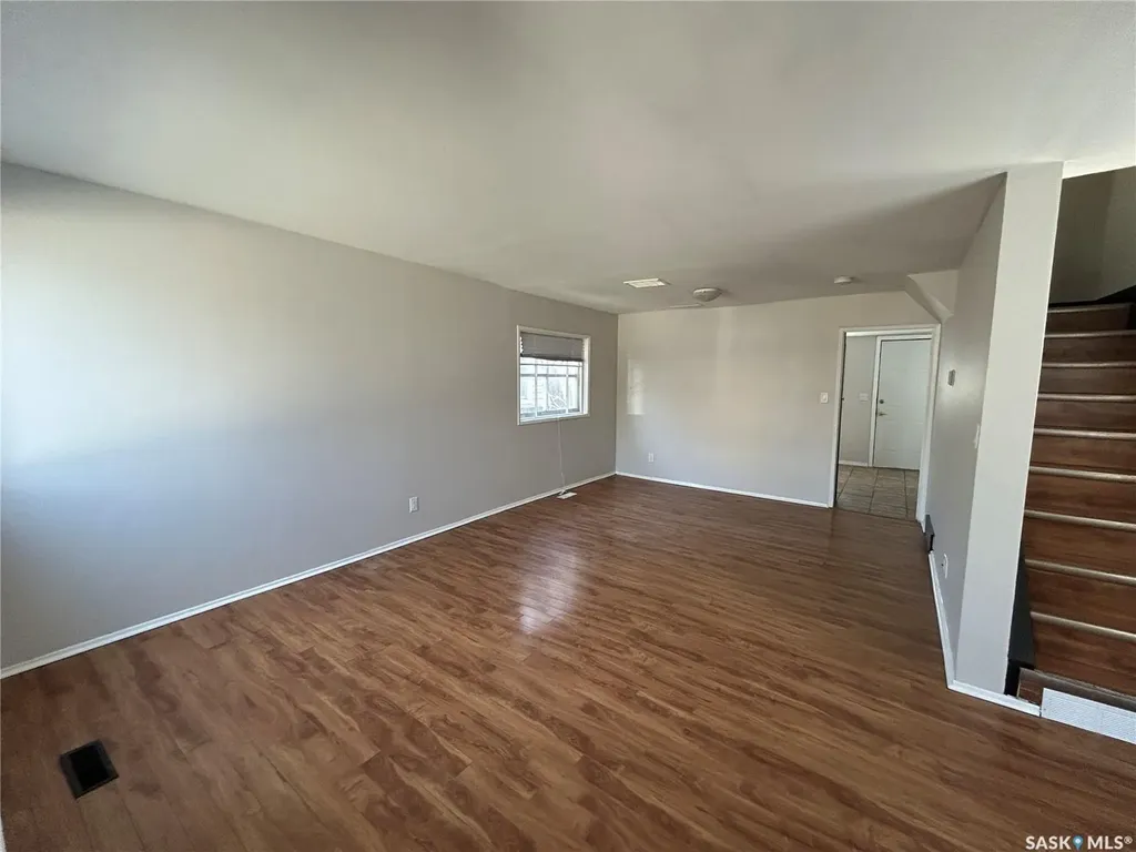 607 28th Street W Saskatoon SK S7L 0L2
