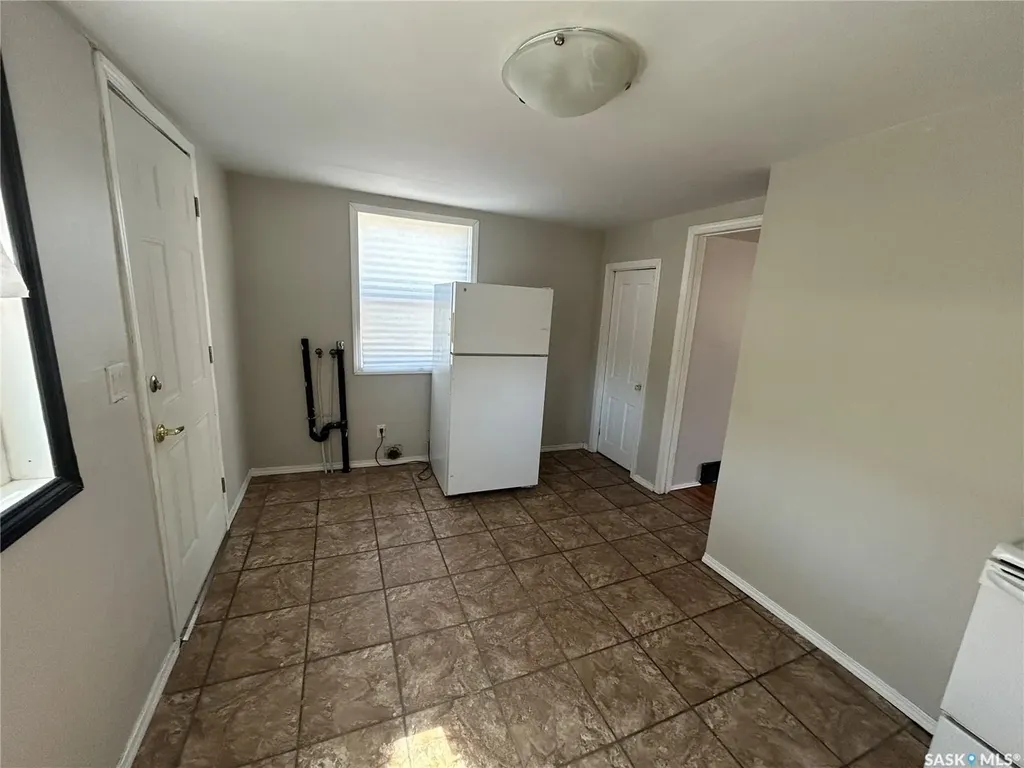 607 28th Street W Saskatoon SK S7L 0L2