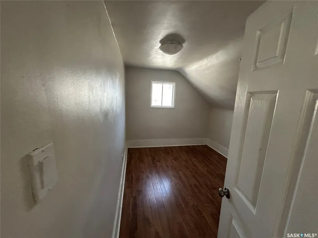 607 28th Street W Saskatoon SK S7L 0L2