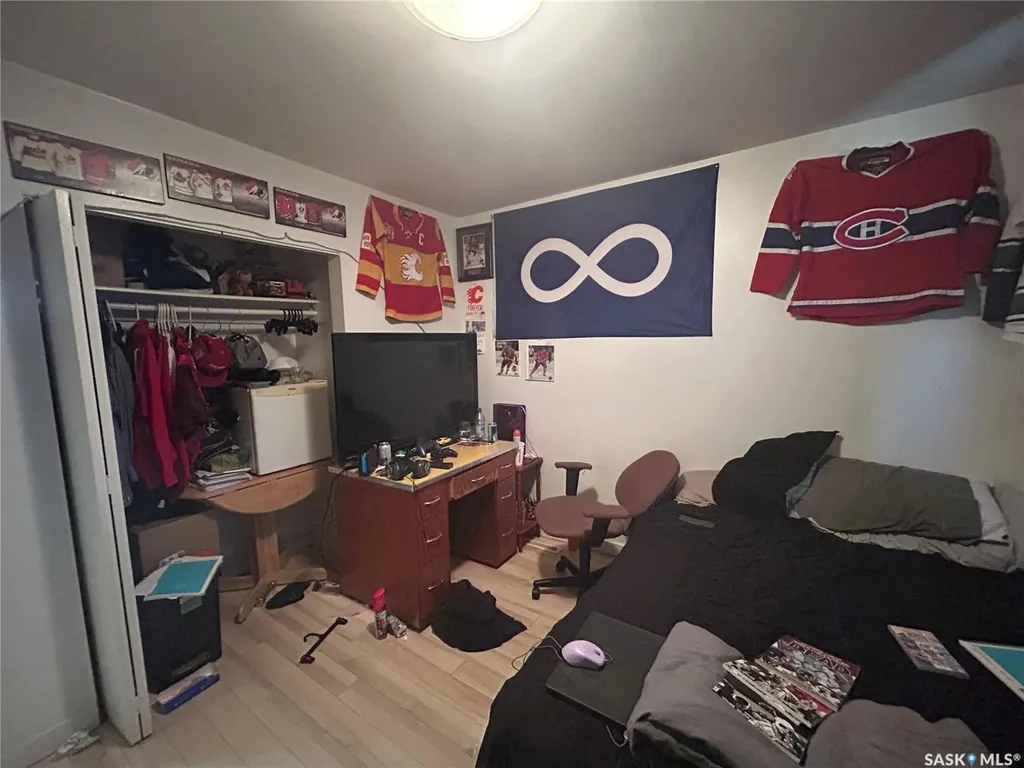 514 W Avenue S Saskatoon SK S7M 3G8