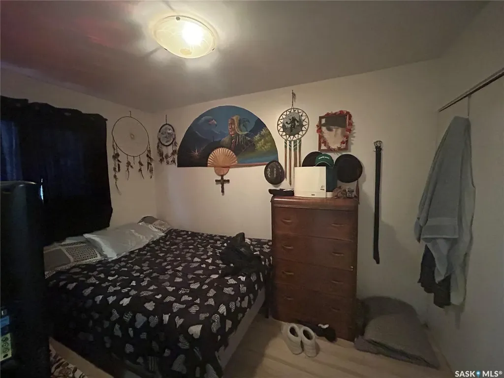 514 W Avenue S Saskatoon SK S7M 3G8