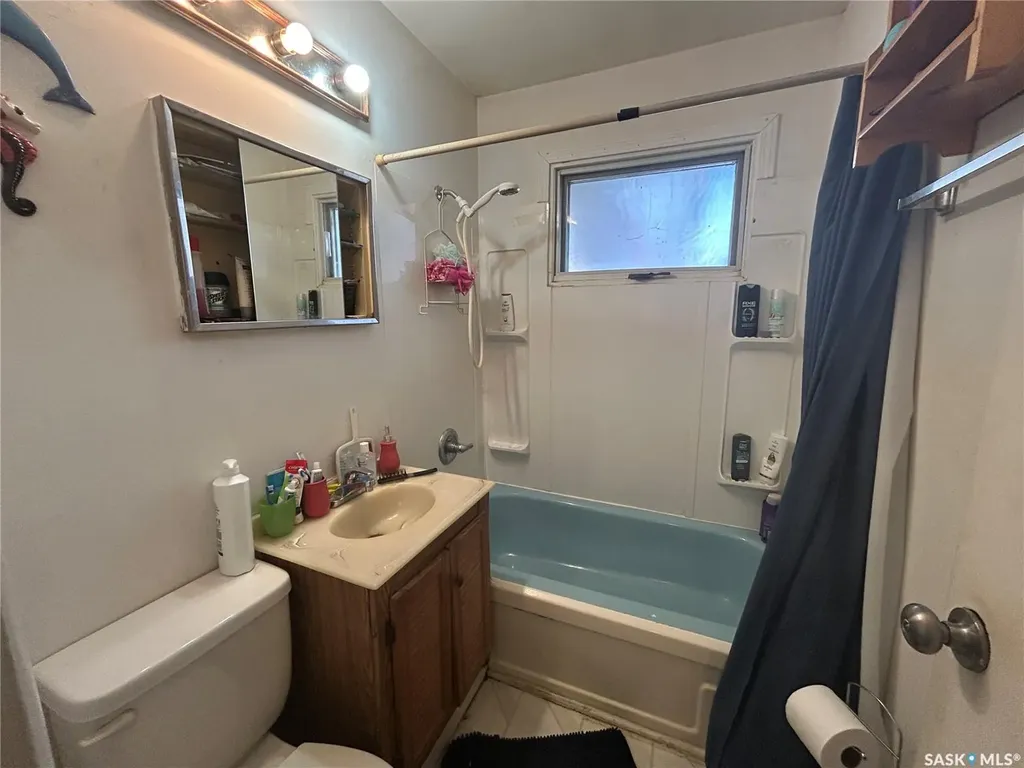 514 W Avenue S Saskatoon SK S7M 3G8