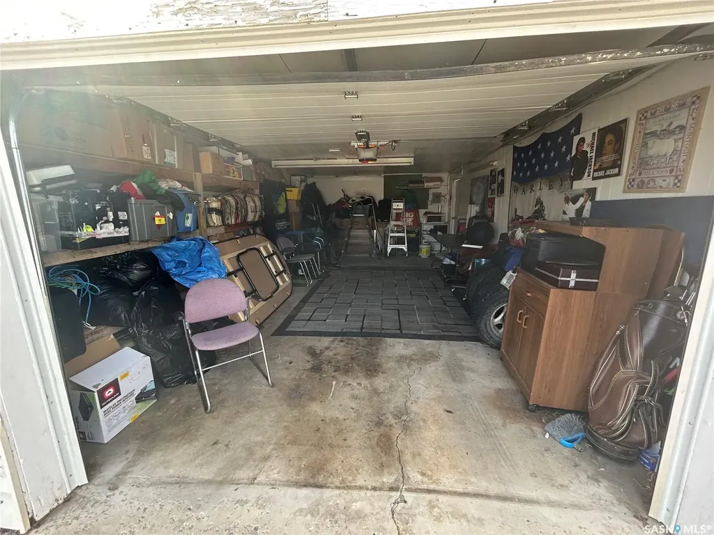514 W Avenue S Saskatoon SK S7M 3G8