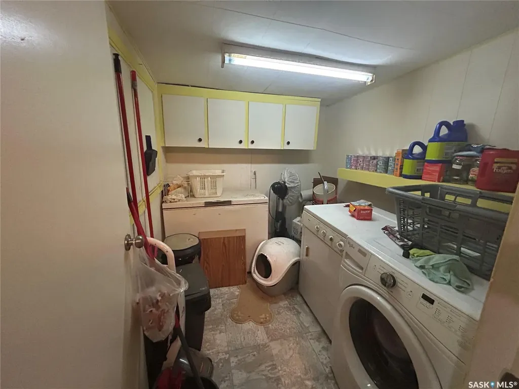 514 W Avenue S Saskatoon SK S7M 3G8