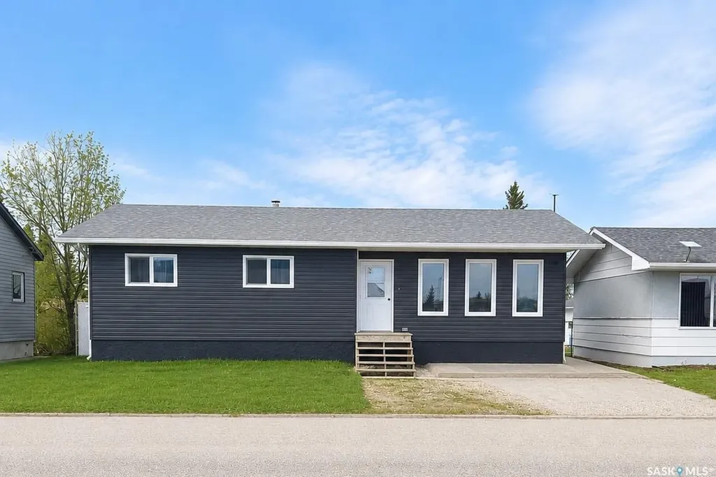 204 Railway Avenue W Shellbrook SK S0J 2E0