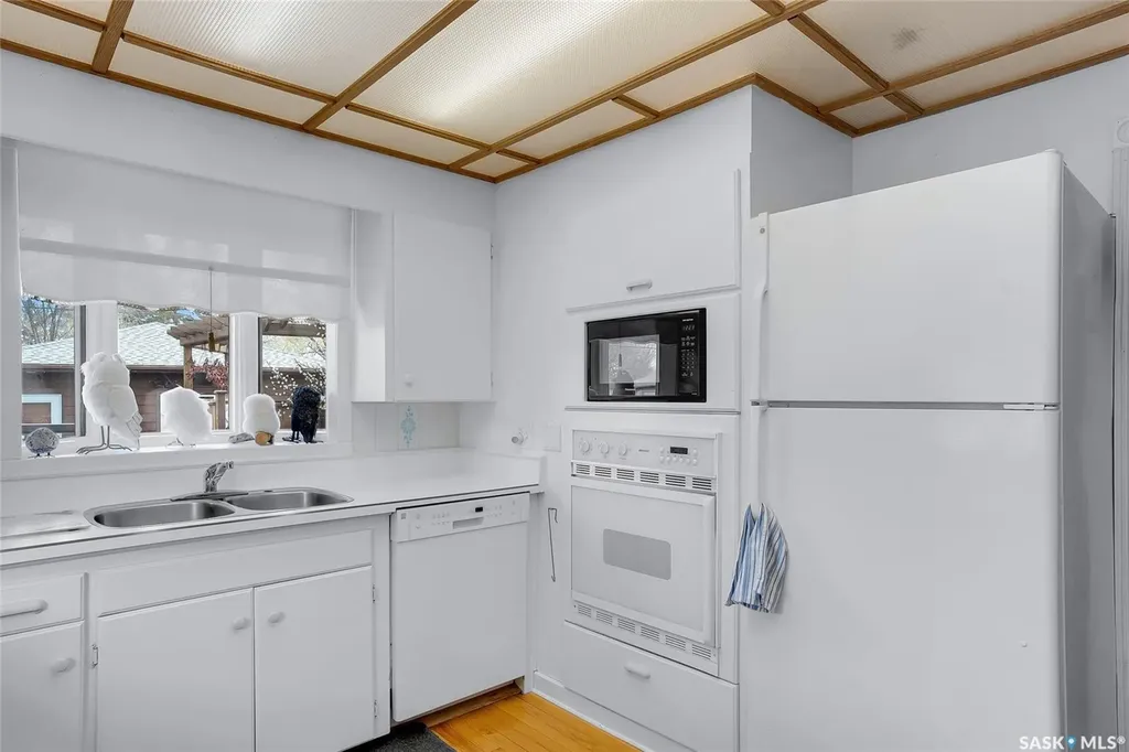 444 Q Avenue N Saskatoon SK S7L 2Y1
