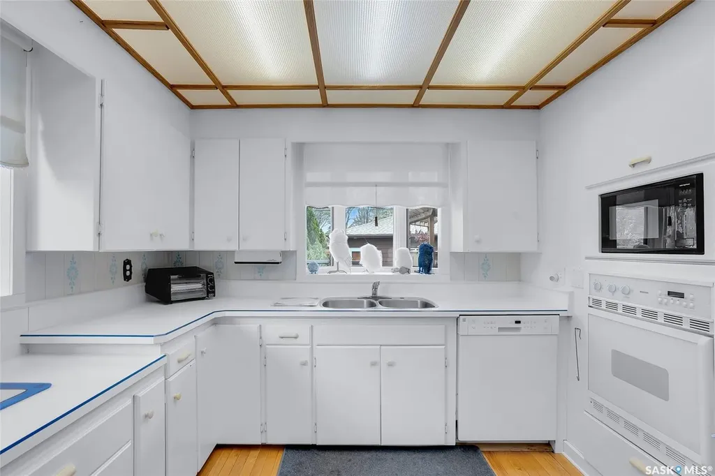 444 Q Avenue N Saskatoon SK S7L 2Y1
