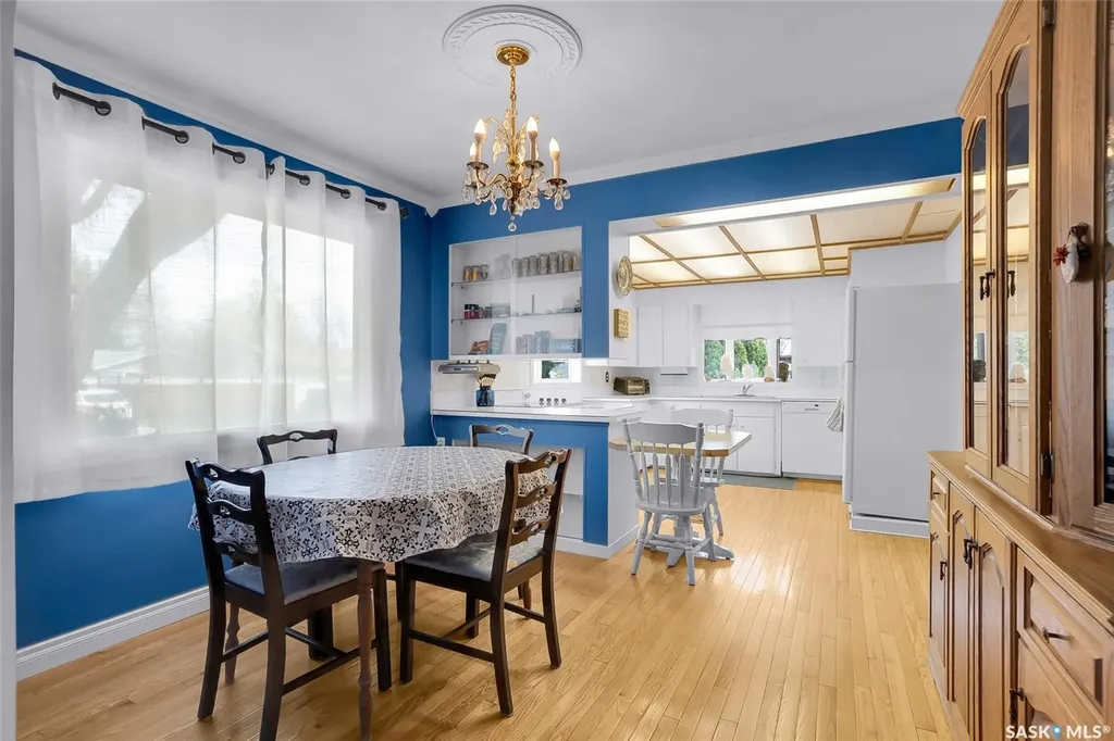 444 Q Avenue N Saskatoon SK S7L 2Y1