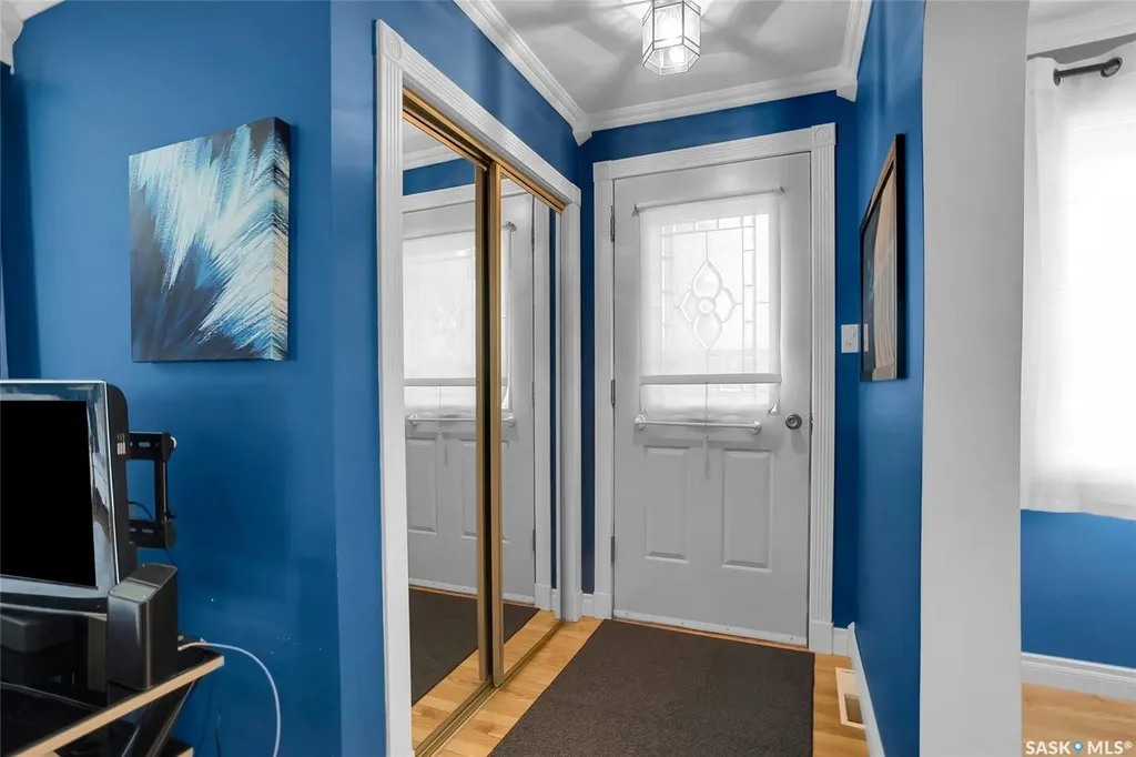 444 Q Avenue N Saskatoon SK S7L 2Y1