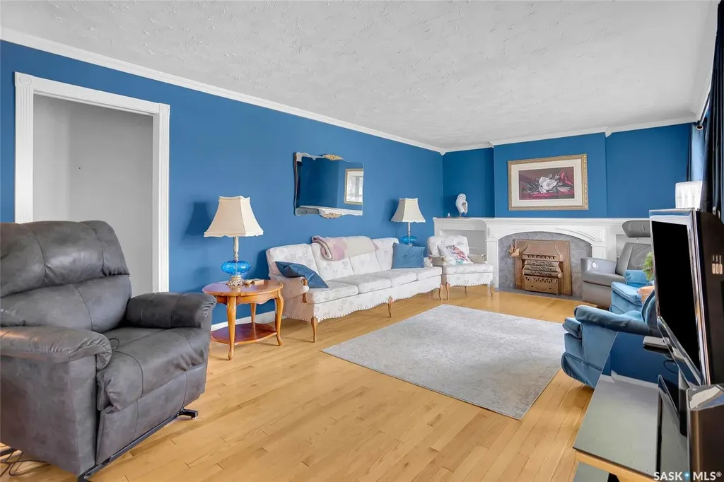 444 Q Avenue N Saskatoon SK S7L 2Y1