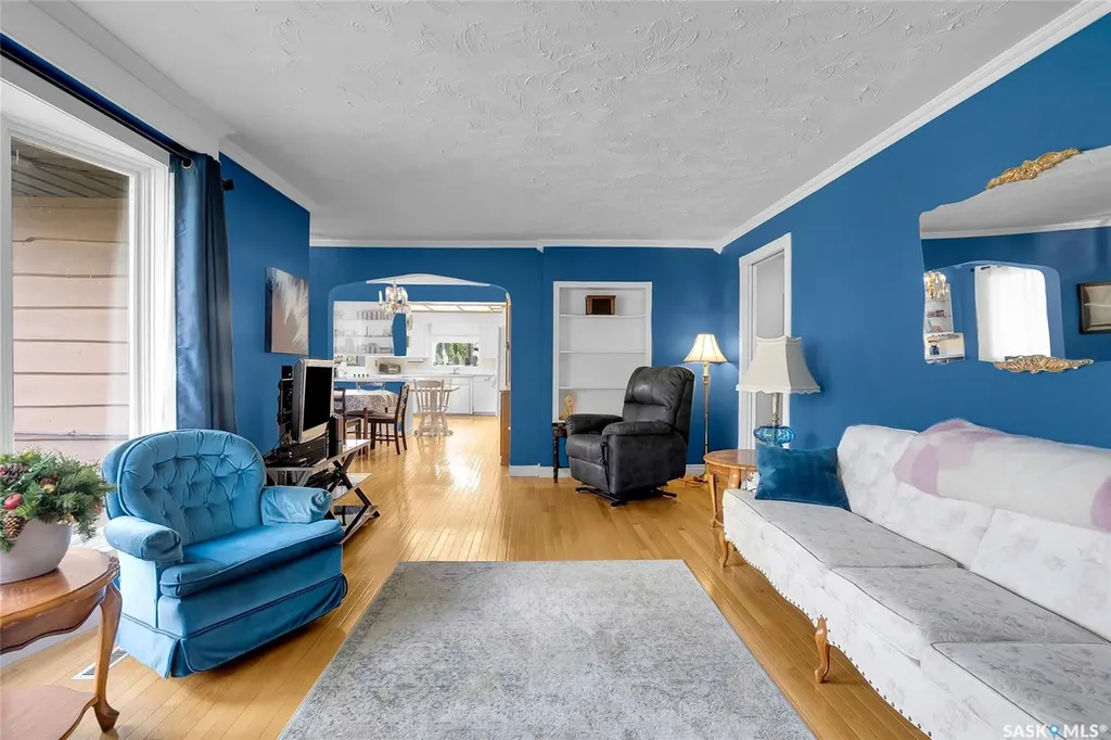444 Q Avenue N Saskatoon SK S7L 2Y1