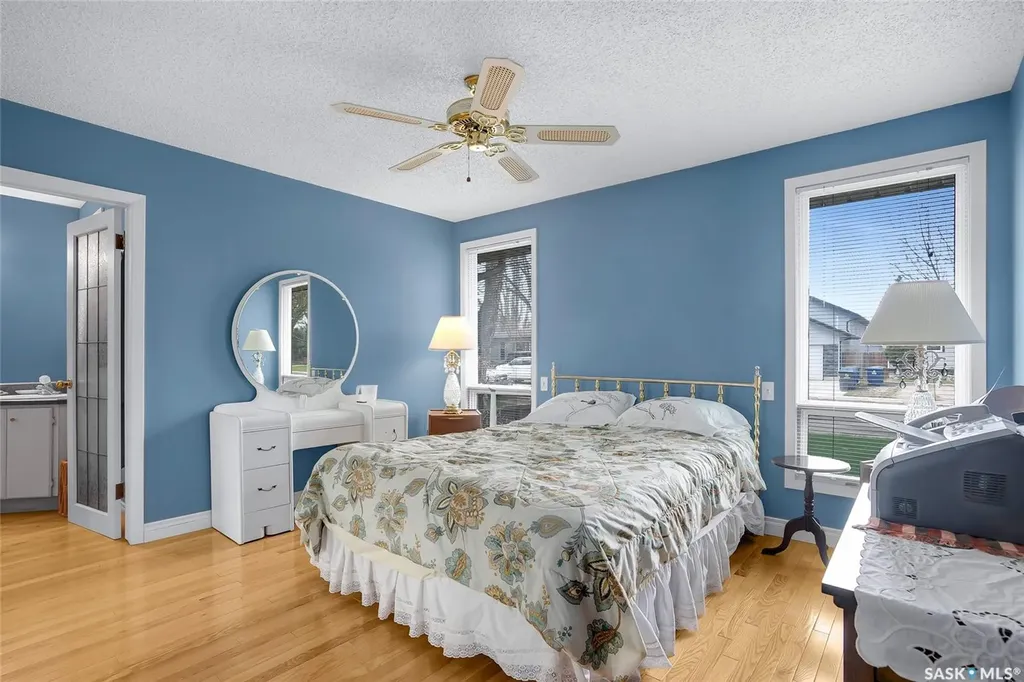 444 Q Avenue N Saskatoon SK S7L 2Y1