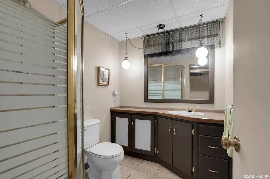 444 Q Avenue N Saskatoon SK S7L 2Y1