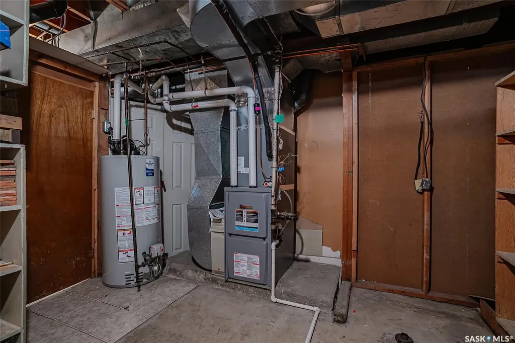 444 Q Avenue N Saskatoon SK S7L 2Y1