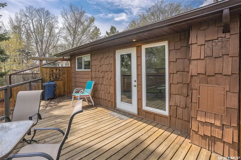 444 Q Avenue N Saskatoon SK S7L 2Y1