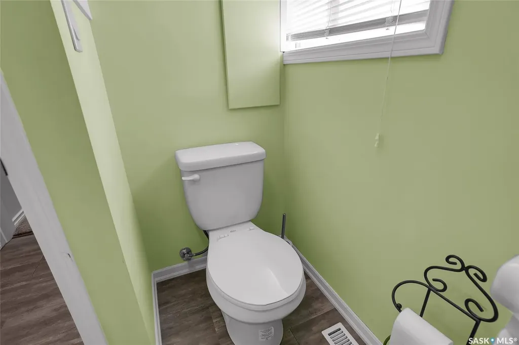 444 Q Avenue N Saskatoon SK S7L 2Y1