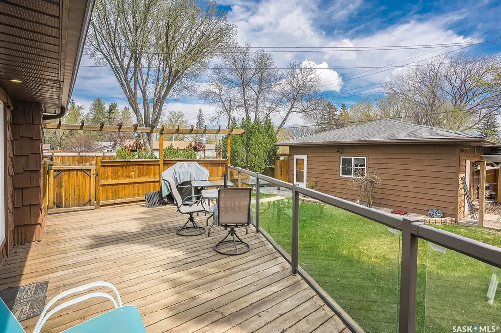 444 Q Avenue N Saskatoon SK S7L 2Y1