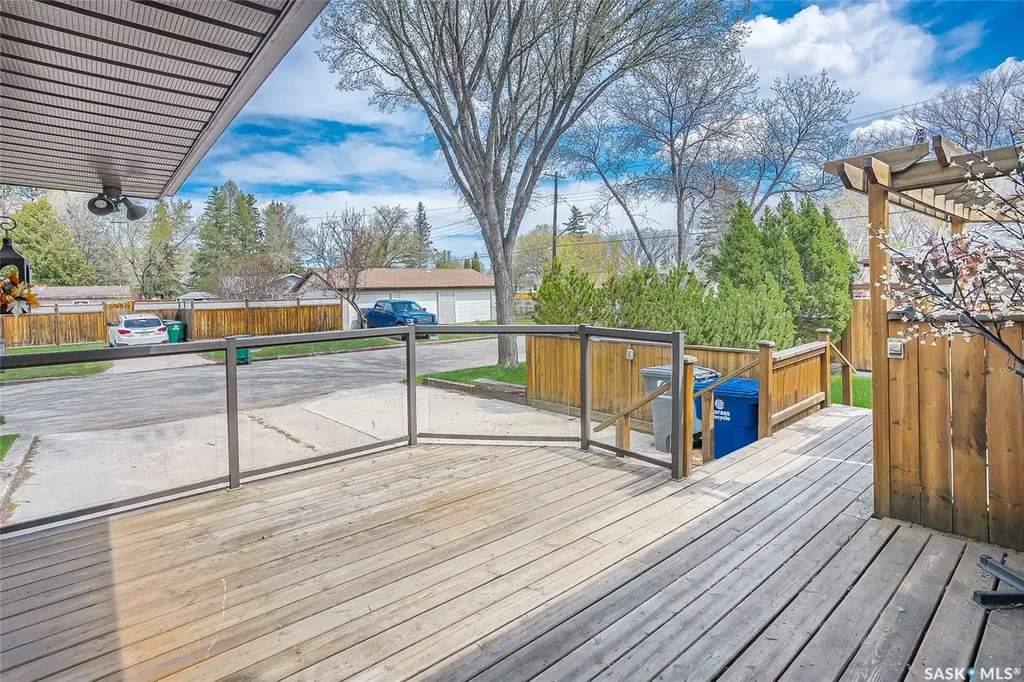 444 Q Avenue N Saskatoon SK S7L 2Y1
