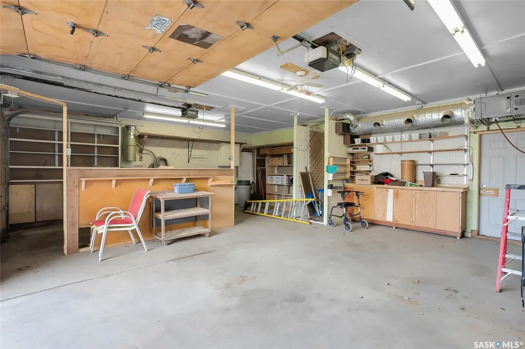 444 Q Avenue N Saskatoon SK S7L 2Y1