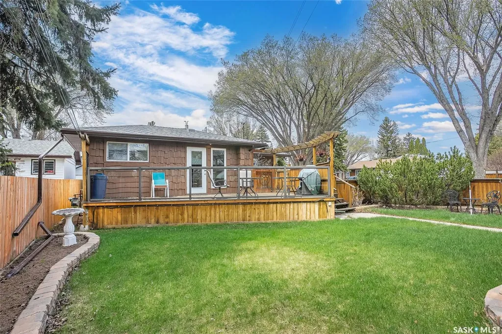 444 Q Avenue N Saskatoon SK S7L 2Y1