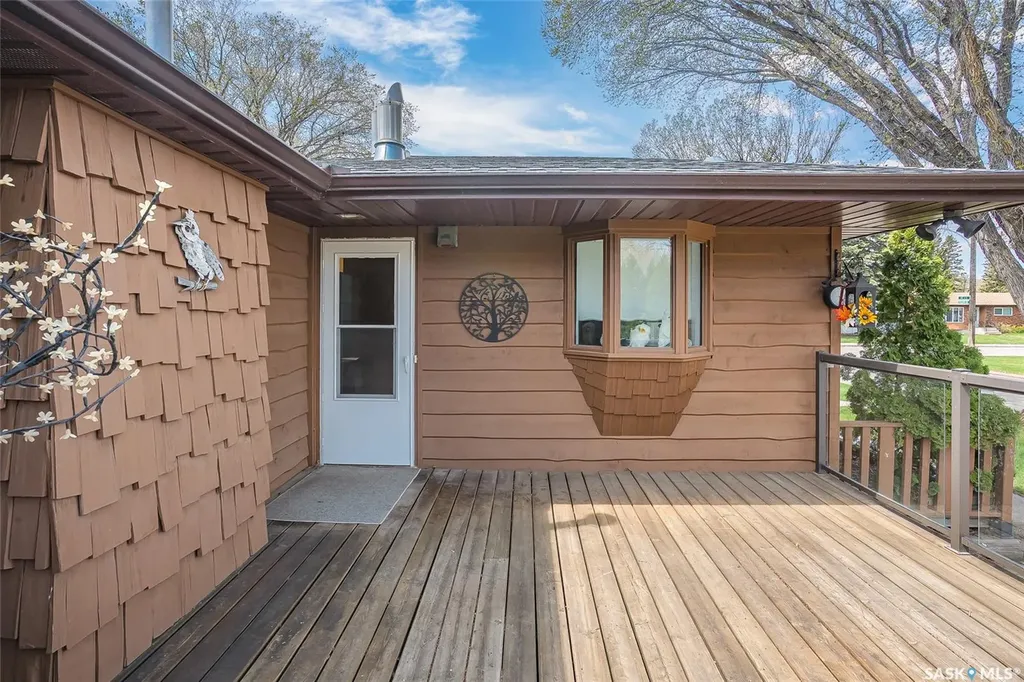 444 Q Avenue N Saskatoon SK S7L 2Y1