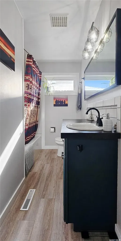 1406 Ashley Drive Swift Current SK S9H 1N5