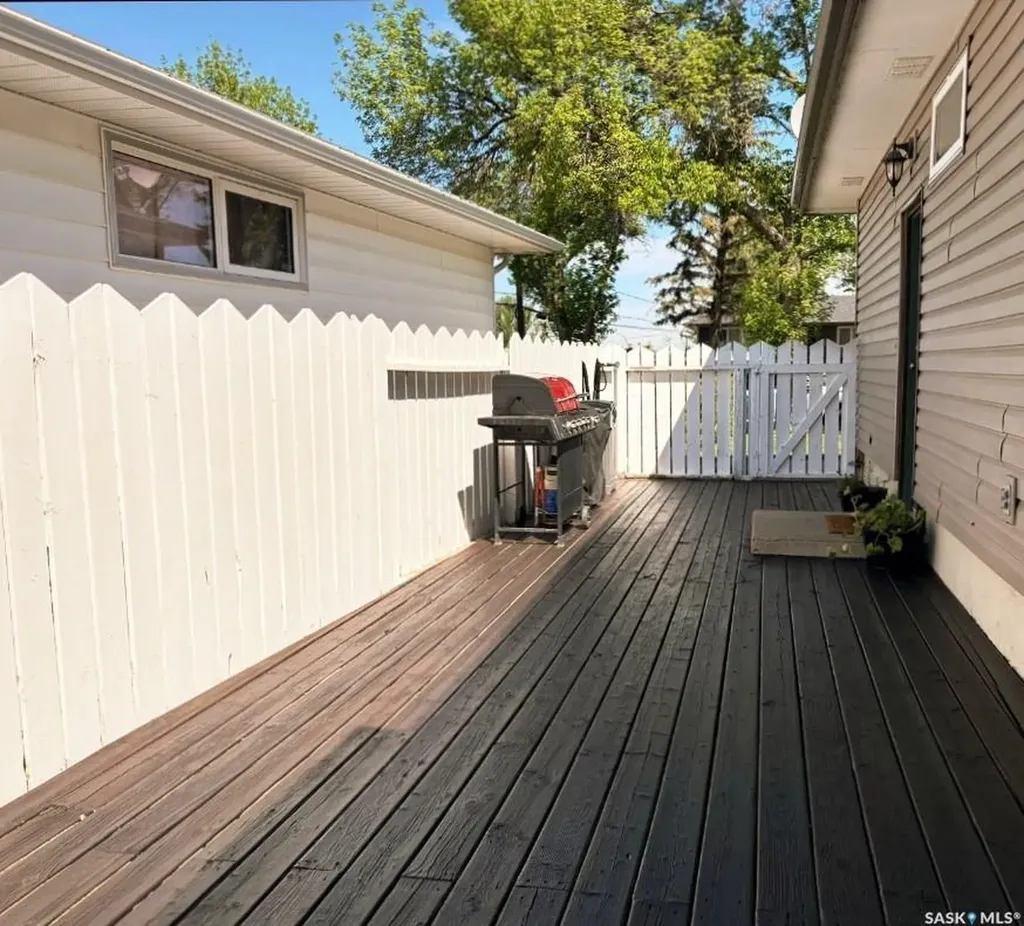 1406 Ashley Drive Swift Current SK S9H 1N5