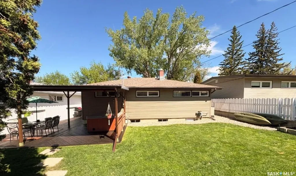1406 Ashley Drive Swift Current SK S9H 1N5