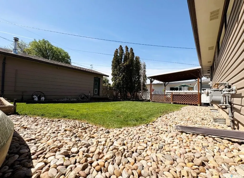 1406 Ashley Drive Swift Current SK S9H 1N5