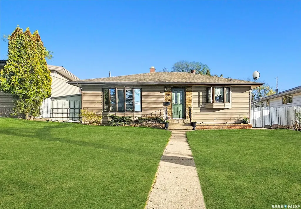 1406 Ashley Drive Swift Current SK S9H 1N5