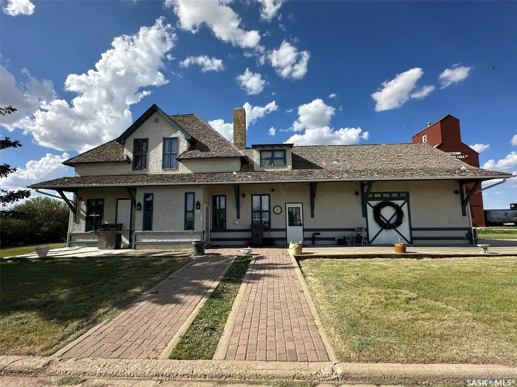 700 Main Street E Gravelbourg SK S0H 1X0