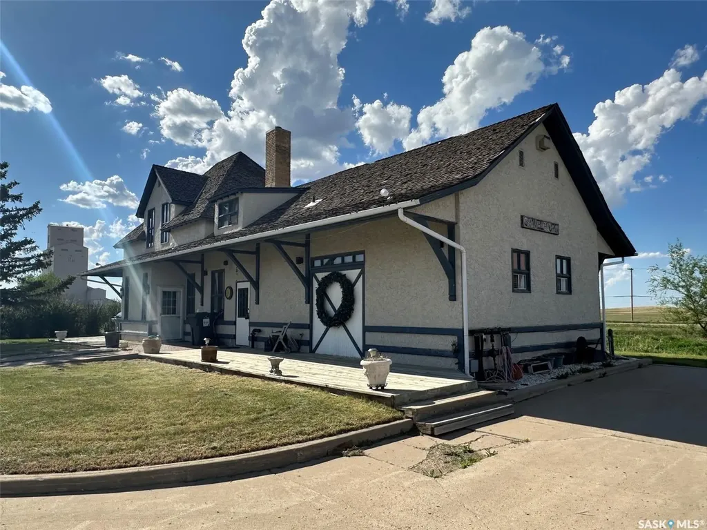 700 Main Street E Gravelbourg SK S0H 1X0