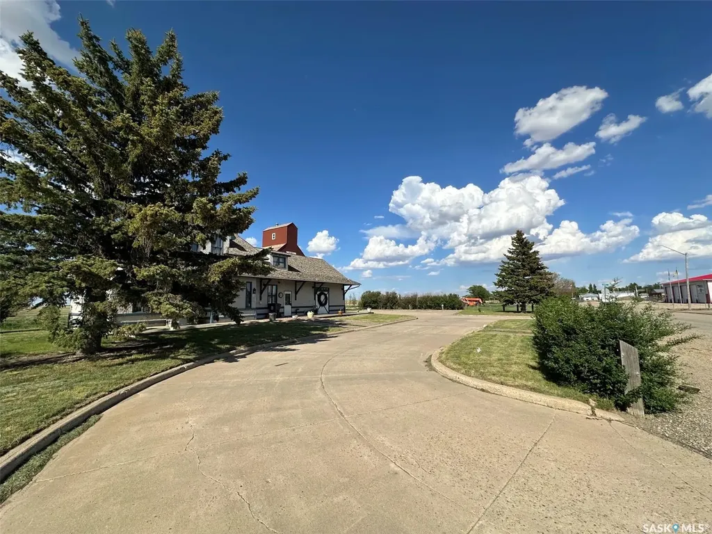700 Main Street E Gravelbourg SK S0H 1X0